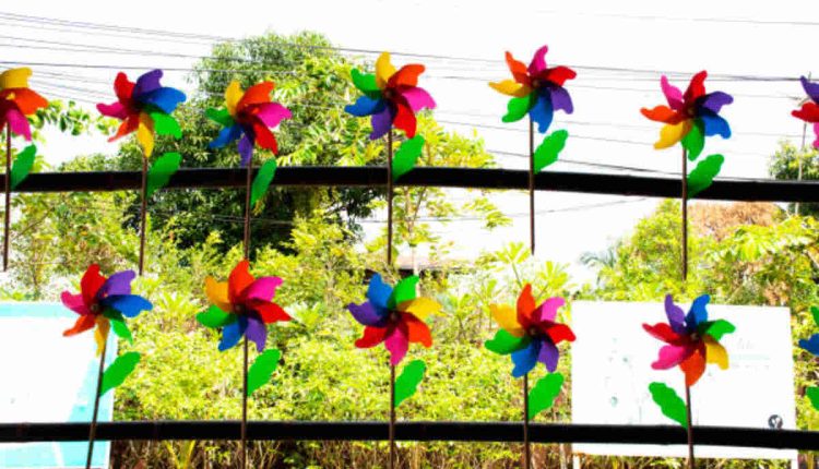 Make a Garden Art Pole