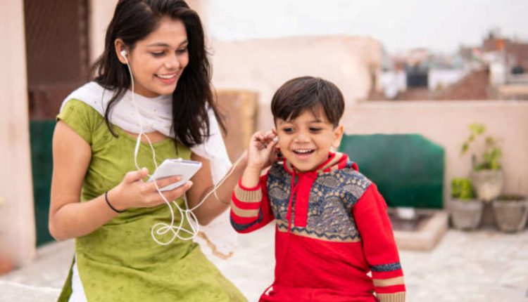 How to Dress Like an Indian Aunty