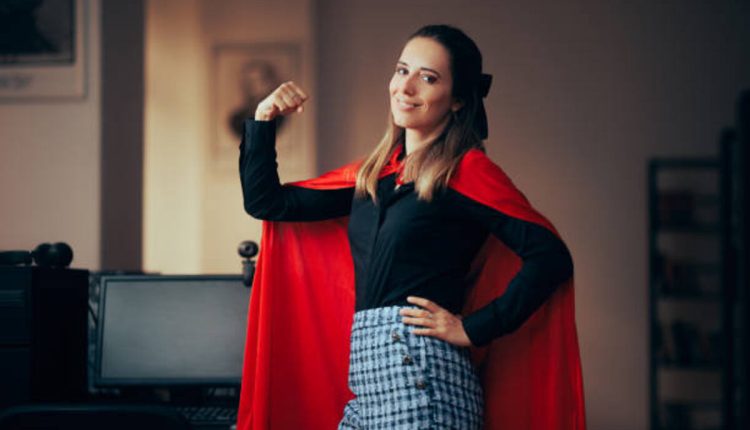 Heroines Without Dress Code